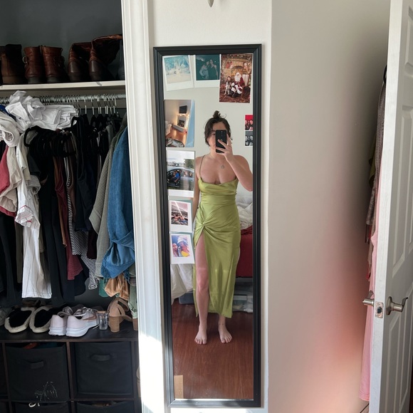 Jaida Midi Dress in Sage - Picture 3 of 4